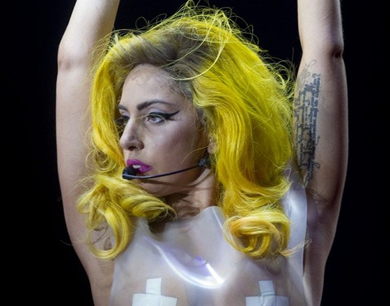 Zpvaka Lady Gaga vystoupila 17. listopadu 2010 poprvé v esku (Praha, O2 arena)