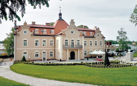 V pízemí zámku se otevelo muzeum, lidé mohou také vyuít zdejí prohlídkový okruh. 