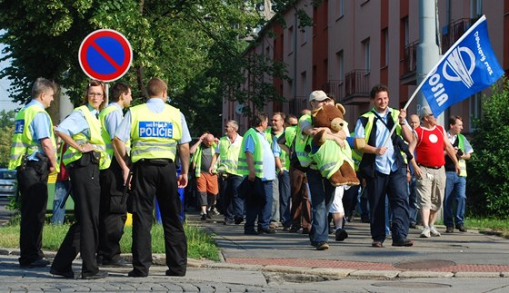 Odborái pochodovali centrem Ostravy i estý den stávky.