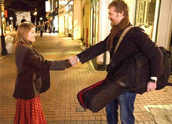 Markéta Irglová a Glen Hansard v pvodním filmovém muzikálu.