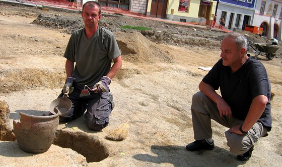 Archeologický przkum na námstí v Bechyni na Táborsku.