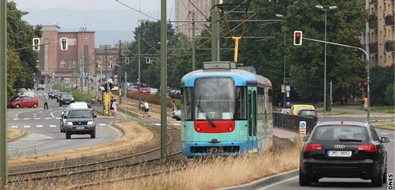 Olomouc obnoví zele u dvou runých cest, jednou z nich je tída Kosmonaut v ásti u vlakového hlavního nádraí (na snímku v pozadí).