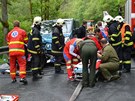 Tragicky skonila tvrten nehoda u Beova, motork na mst zemel a mladou dvku transportoval vrtulnk s tkmi zrannmi do nemocnice.
