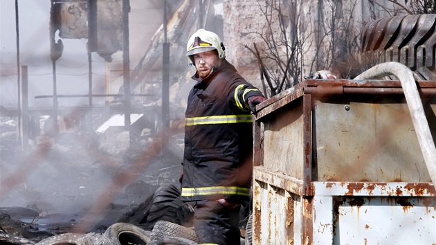 Poár skládky pneumatik a prye v Boru u Skute (7. ervna 2011)