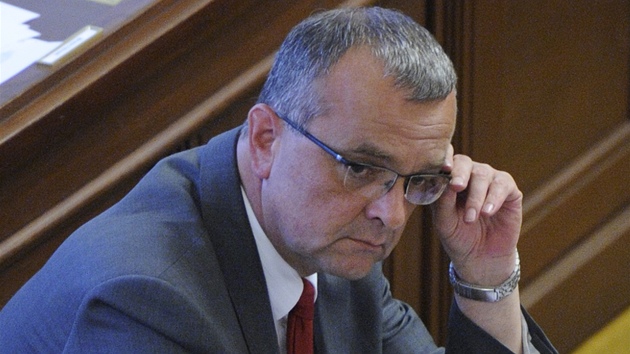 Miroslav Kalousek při jednání Sněmovny, kde poslanci jednali o zvýšení DPH. Miroslav Kalousek při jednání Sněmovny, kde poslanci jednali o zvýšení DPH.