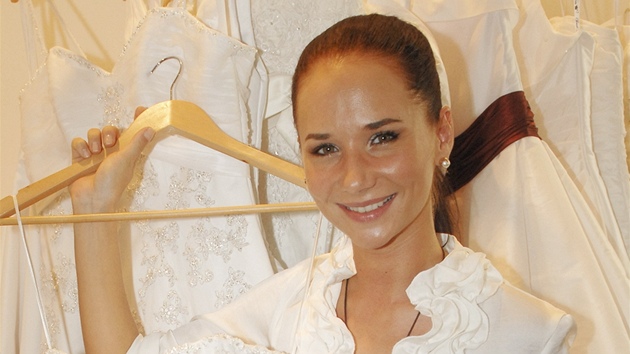 Sandra Nováková ve svatebním salonu Sandra Nováková ve svatebním salonu