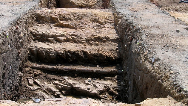 Archeologický průzkum na náměstí v Bechyni na Táborsku. Archeologický průzkum na náměstí v Bechyni na Táborsku.