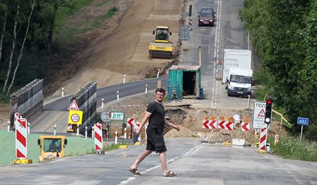 Mezi Jihlavou a Pelhimovem se opravuje silnice. 