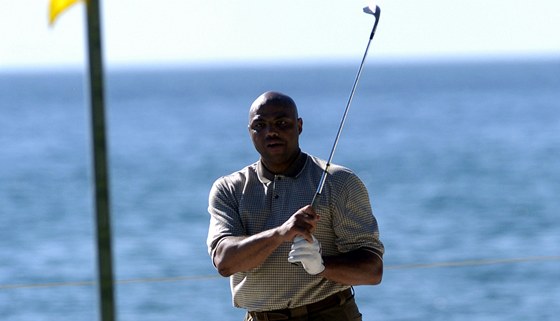 basketbalová legenda Charles Barkley si nala novou váe - golf