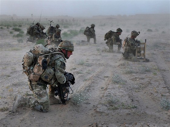 Vojáci 30. komanda britské námoní pchoty v Afghánistánu