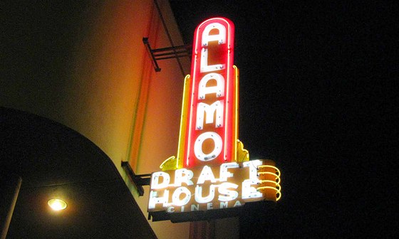 Incident se stal v kin Alamo Drafthouse v americkém Austinu. (Ilustraní snímek)
