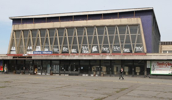 Výpravní budova elezniního nádraí v Ostrav-Vítkovicích.