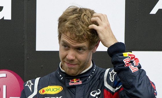 ROZPAKY. Sebastian Vettel na Nürburgringu poprvé v sezon nedosáhl na stupn vítz.