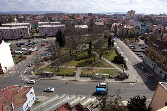 Msto Cheb plánuje obnovu parku Míru mezi ulicemi Májová a Evropská za více ne 12 milion.