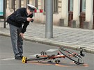 idi automobilu srazil cyklistu na námstí Kinských v Praze. (16. ervna 2011)