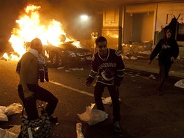 Nepokoje v ulicch Vancouveru po prohe hokejist ve finle Stanley Cupu. 
