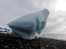 Ledov kry po 100 km pouti v Qeqertarsuaq