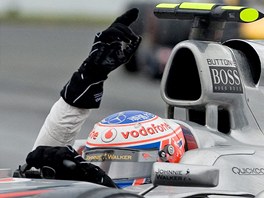 Jenson Button slav triumf ve Velk cen Kanady. 