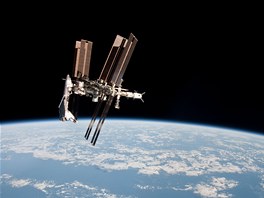 Raketopln Endeavour pipojen k ISS