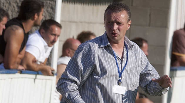 Bývalý ligový fotbalista Marián Řízek trénuje Roudnici nad Labem. Bývalý ligový fotbalista Marián Řízek trénuje Roudnici nad Labem.