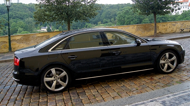 Audi A8 Long