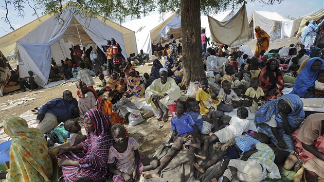 Uprchlíci ze súdánských píhraniních oblastí, kteí utekli ped boji mezi vojáky Jiního a Severního Súdánu (10. ervna 2011)