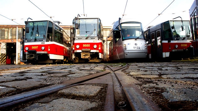 Z praské vozovny Motol tramvaje nevyjely. (16. ervna 2011)