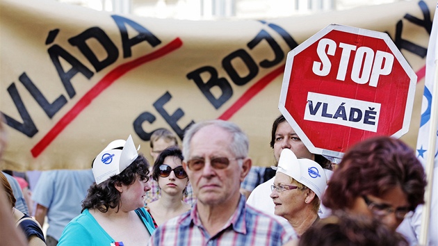 Demonstrace odborářů proti vládním reformám. (16. června 2011) Demonstrace odborářů proti vládním reformám. (16. června 2011)