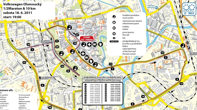 Kvli plmaratonu (na snímku loský vítz Stephen Kibet z Keni) bude v sobotu ve Olomouci ada uzavírek, navíc díve skoní nkteré linky tramvají a mstské autobusy zamíí na objízdné trasych.