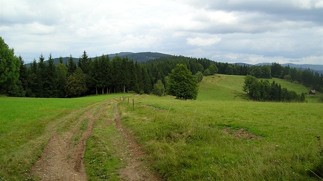 Hebenovka Vsetínských vrch je vhodná pro horské kolo.