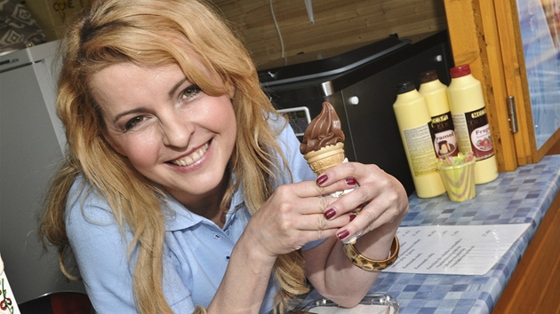 Iveta Bartoová na zmrzlinovém souboji 