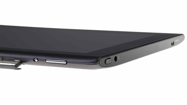 Ovládání hlasitosti, zámek otoení a zdíka pro microSD na horní hran tabletu Acer Iconia A500