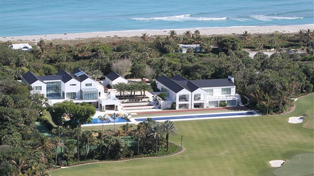 Sídlo Tigera Woodse v Jupiter Island na Florid. Souástí je i golfové hit.