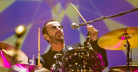 Ringo Starr pi vystoupení v Moskv (erven 2011)