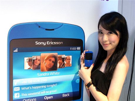 SonyEricsson Xperia TXT - premira v Singapuru