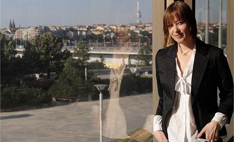 Suzanne Vega (na archivním snímku) navtíví u potetí za posledních pt let Olomoucký kraj. Po dvou návtvách Olomouce stráví ti dny v Hranicích, o týden pozdji navíc vystoupí v Olomouci.