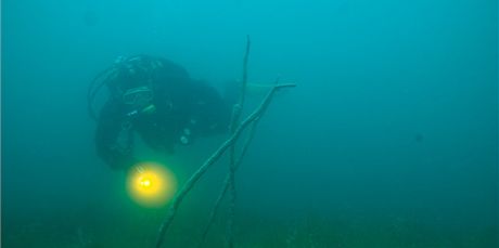 Potápní v hlubinách Atterského jezera