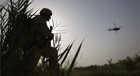 Na horkou hranici mezi Afghánistánem a Pákistánem se kvli arvátkám museli vrátit i vojáci NATO.