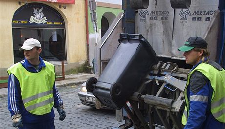 Za svoz odpadk neplatí v Teboni skoro ptina obyvatel. Ilustraní snímek.