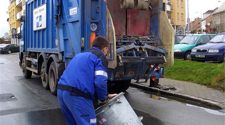 Obyvatelé velkých mst Olomouckého kraje dosud platili za odpady tém maximální poplatky. Te je radnice mohou zvýit a také to plánují udlat. (Ilustraní snímek)