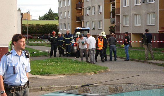 Bytem v Peticích na jiním Plzesku otásl výbuch. (21. ervna 2011)