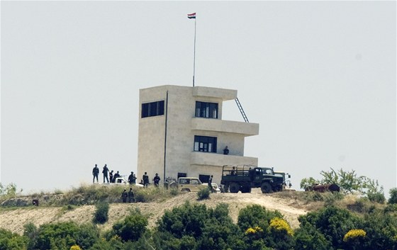 Syrská armáda obsadila vesnici Chirbat al-Dúz u hranic s Tureckem (23. ervna