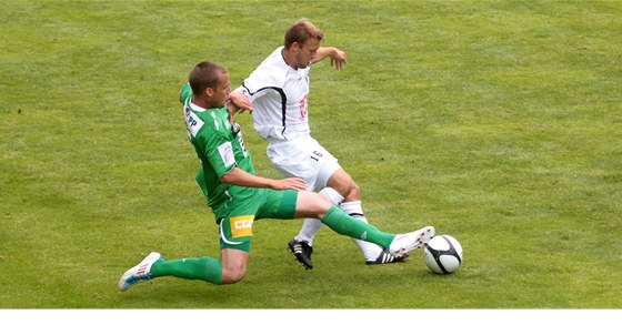 Z utkání Hradec Králové (v bílém) - Jablonec