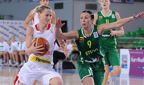 DIREKTN DO KOE. eské basketbalistky vymazaly jedenáctibodový litevský náskok