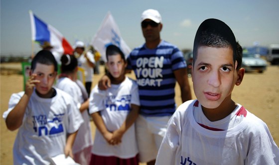 Lidé v Kerem alom se pipomnli páté výroí únosu vojáka Gilada alita