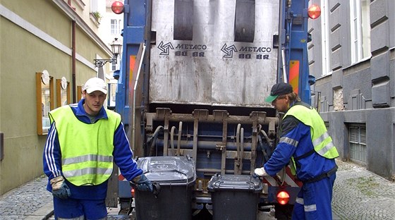 Podle novely vyhláky se poplatek za odvoz odpad v Brn zvýí z pti set na 675 korun (ilustraní snímek).