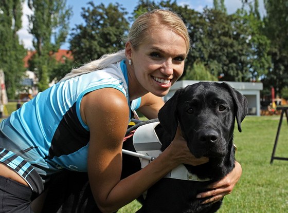 Hana Malíková s vodícím psem 