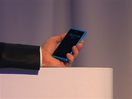 Tiskov konference Nokia Connection v Singapuru, pedstaven Nokia N9