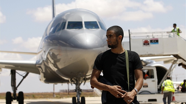 eský vládní speciál na letiti v Benghází (29. ervna 2011)