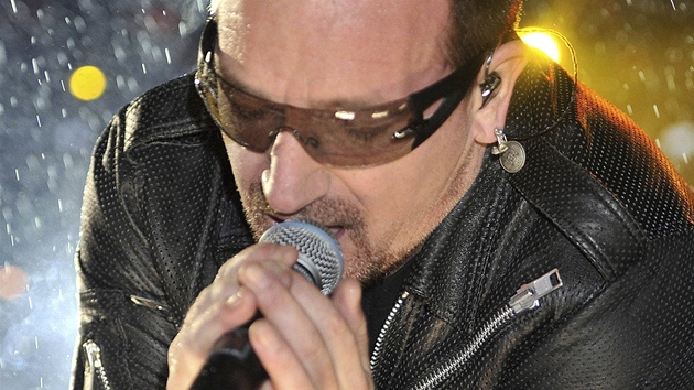 Glastonbury 2011 - Bono pi vystoupen U2